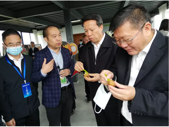 三十余個(gè)省市農業(yè)農村廳領(lǐng)導齊聚新朝陽(yáng)，關(guān)注農業(yè)綠色發(fā)展、關(guān)心農業(yè)社會(huì )化服務(wù)