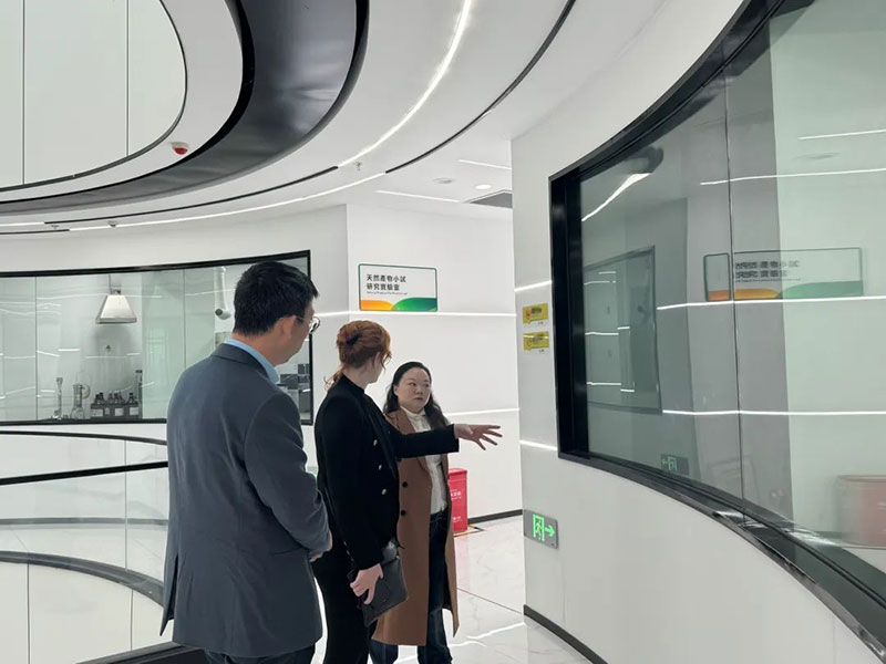 巴西國家植物保護產(chǎn)品協(xié)會(huì )專(zhuān)家訪(fǎng)問(wèn)新朝陽(yáng)，共探生物農業(yè)合作新機遇