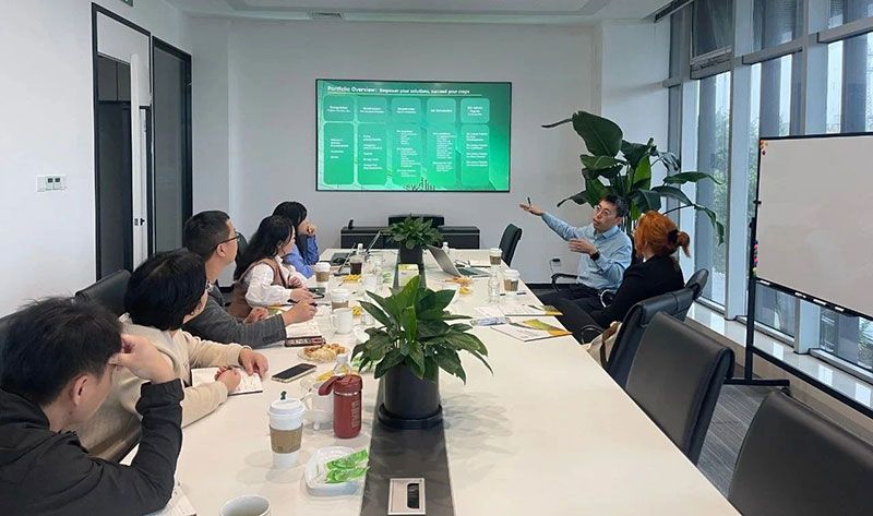 巴西國家植物保護產(chǎn)品協(xié)會(huì )專(zhuān)家訪(fǎng)問(wèn)新朝陽(yáng)，共探生物農業(yè)合作新機遇